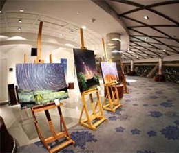 نمایش اثر هنرمند اشکذری در برج میلاد تهران
