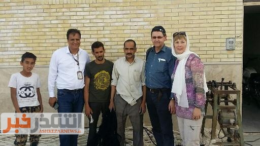 نخ تابی دستی گردشگران آلمانی را به اشکذر کشاند