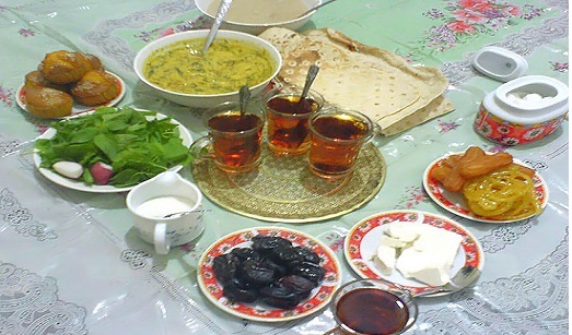 با این ترفندها افطار را به یک وعده غذایی کامل تبدیل کنید/ آب هندوانه؛ معجون ضد عطش برای روزه داران