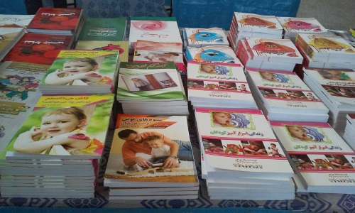 نمایی از نمایشگاه کتاب و علوم قرآنی شهرستان اشکذر
