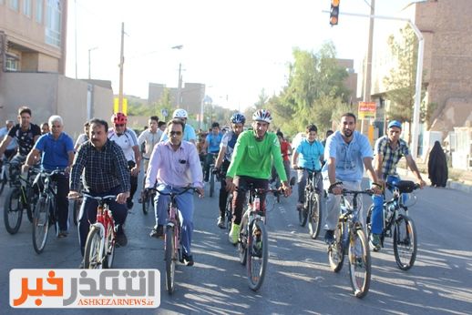 برگزاری همايش سه شنبه هاي بدون خودرو شهرستان اشکذر در هفته دولت