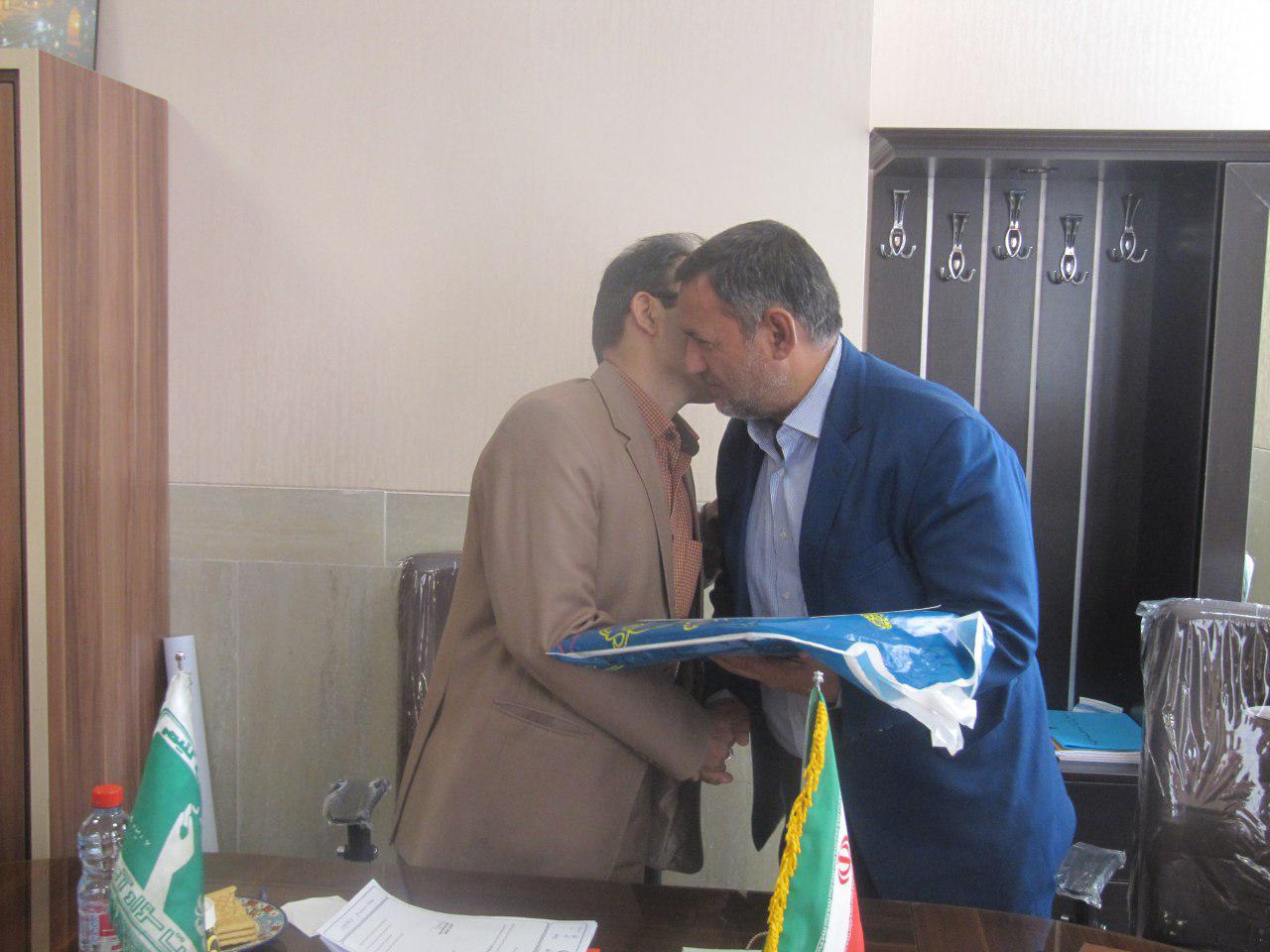 تقدیر رئیس سازمان سواد آموزی کشور از معاون فرماندار اشکذر