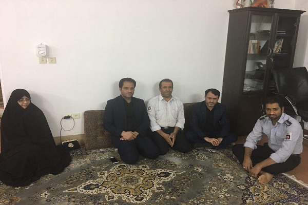 دیدار اعضای شورای  اسلامی شهر اشکذر با پرسنل خدوم آتش نشانی به مناسب هفتم مهرماه