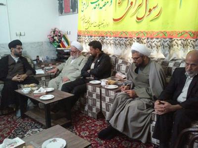 بنیاد و محور پایداری و دوام هر جامعه ای وحدت است