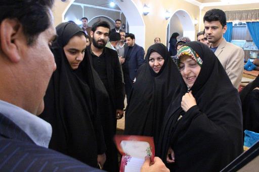 پیمان محبت معاون رئیس‌جمهور در امور زنان با خانواده محیط‌بان شهید