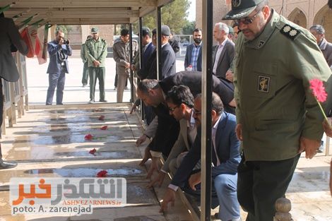 برگزاری مراسم غبارروبی و عطرافشانی گلزار شهدای شهرستان اشکذر به مناسبت دهه فجر