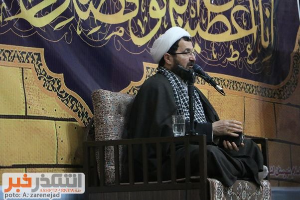 همایش “رهروان فاطمی” با سخنرانی کارشناس برنامه سمت خدا در اشکذر برگزار شد