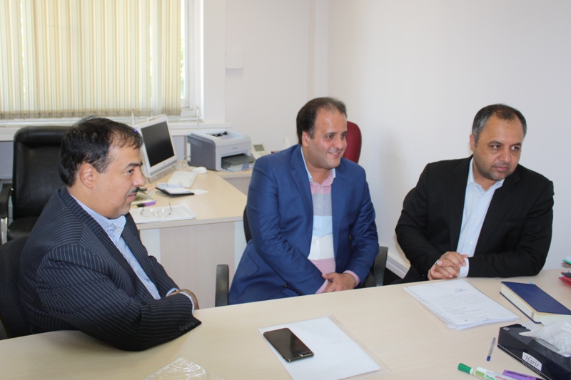 دیدار فرماندار اشکذر با معاون وزیر و رئیس سازمان نوسازی مدارس کشور