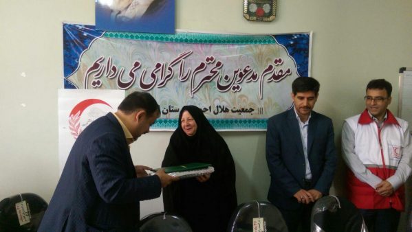 تجلیل فرماندار اشکذر از اعضای جمعیت هلالاحمر