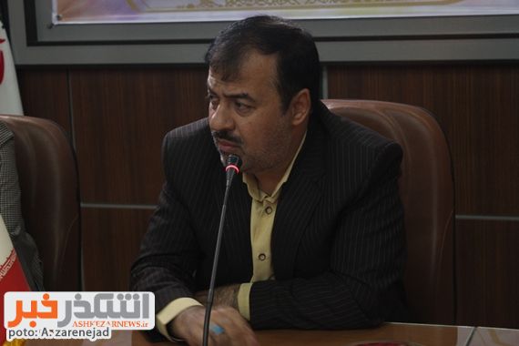 دفاع تمام قد فرماندار اشکذر از خواسته مردم/ تابلوهای شهرستان اشکذر به گونه ای است، که انگار مابین میبد و یزد، شهرستانی نیست