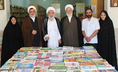 بازدید راشد یزدی از کتابخانه عمومی مرحوم ذاکری