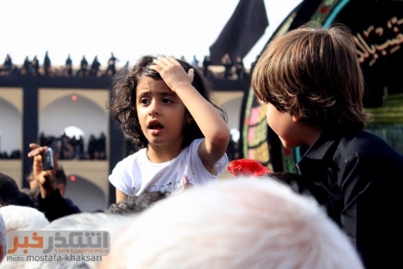 روایت تصویری از حضور کودکان و نوجوانان در ظهر عاشورا اشکذر