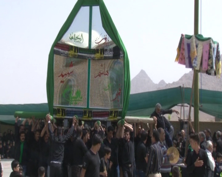 برگزاری آیین نخل برداری در روستاهای دهستان کزآب