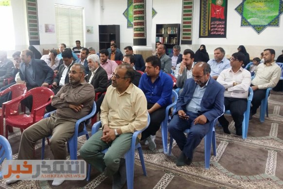مردم زرین شهر مشکلات خود را با مسئولان شهرستان در میان گذاشتند/ تجمیع حوزه انتخابیه و آلودگی هوا از جمله مشکلات مردم است