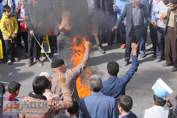 حضور پرشور مردم اشکذر در یوم الله ۱۳ آبان/ فریاد بلند دانش آموزان اشکذری بر سر استکبار جهانی