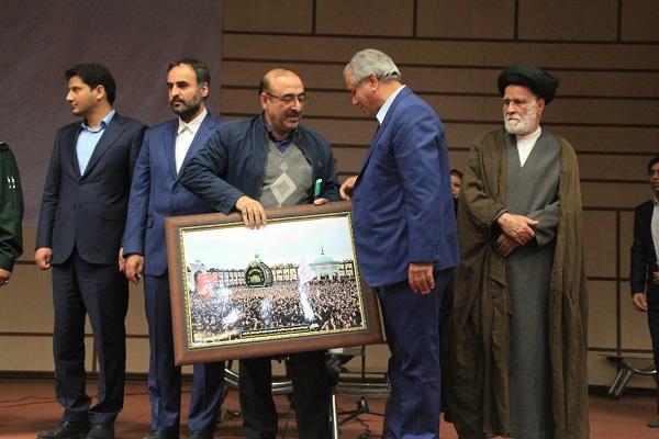 تجلیل از خلبان زارع نژاد اشکذری توسط مسئولان استانی