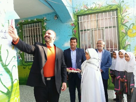 زنگ کتاب در روز کتاب و کتاب‌خوانی در مدارس اشکذر به صدا درآمد