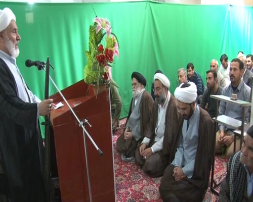 وحدت مردم و مسئولان حول محور رهبری، توطئه دشمنان را خنثی می کند