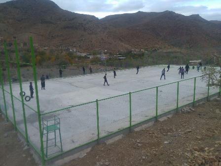 آماده سازی زمین فوتبال روستای زربند جهت اجرای چمن مصنوعی