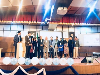 تجلیل از دانشجویان برتر دانشگاه آزاد اشکذر در استارت آپ کسب و کارهای دانشجویی استان