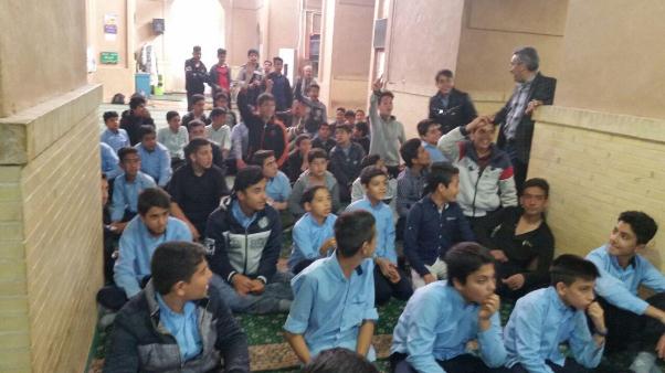 برگزاری مراسم گرامیداشت ایام الله دهه فجر توسط دانش آموزان دبیرستان ابوذر رضوانشهر