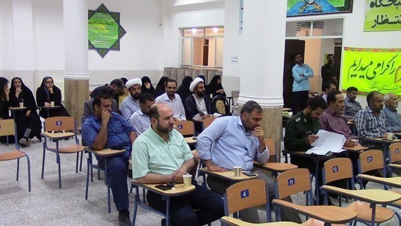 آسفالت معابر و نبود مکان های فرهنگی و ورزشی جزء مشکلات زرین شهر اشکذر