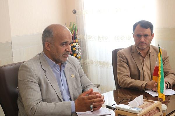 لزوم پیگیری تبدیل وضعیت پرسنل شهرداری