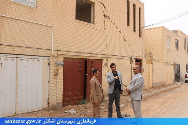 بازدید سرپرست فرمانداری از مجتمع مسکونی مسکن مهر اشکذر
