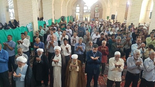 نماز عید فطر در امامزاده سیدکافی کافی آباد اقامه شد