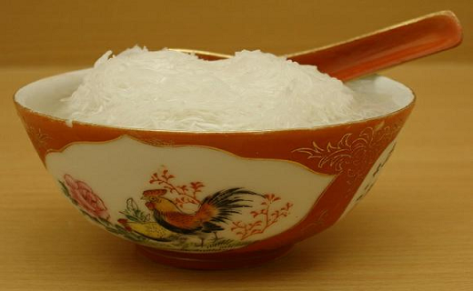 فالوده یزدی رفیق خنکِ روز‌های گرم مردم دیار یزد