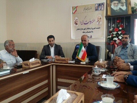 اشکذریها اولویت اول استخدام در صنایع شهرستان هستند/ ۴۵ طرح با اعتبار ۳۱۰ میلیارد تومان، در هفته دولت به بهره برداری رسید