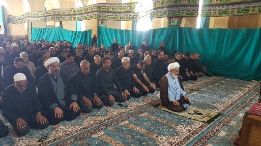 اقامه نماز ظهر عاشورا در روستای کزاب