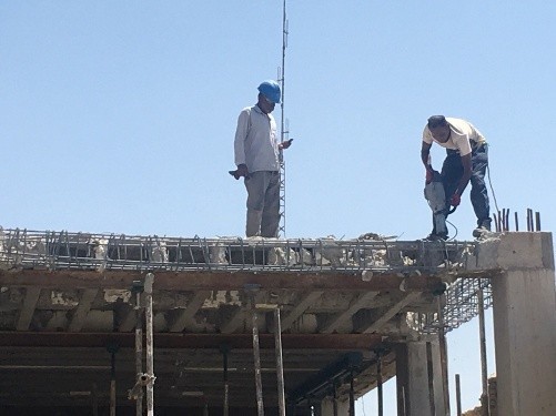 چه کسی پاسخگوی تخریب اسکلت بتونی اداره پست اشکذر است؟!