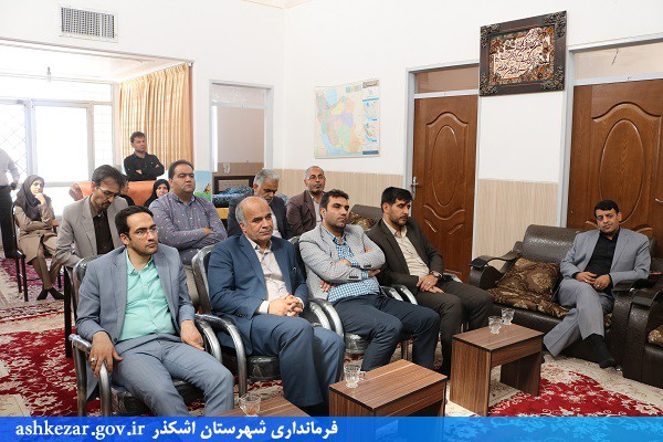 بازدید فرماندار اشکذر از مرکز نگهداری کودکان بد سرپرست و بی سرپرست سرای مهر