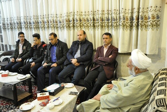 مردم شهرستان اشکذر مانند دیگر نقاط استان مطالبه گر نیستند/  اصحاب رسانه اشکذر باید حساسیت مردم را نسبت به حوادث اطرافشان بالا ببرند