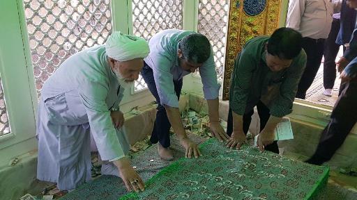 غبارروبی وعطرافشانی آستان مقدس امامزاده سیدکافی (ع) روستای کافی آباد