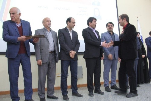 تقدیر از پژوهشگر برتر اشکذری
