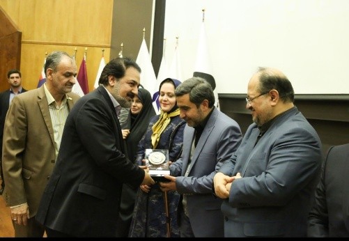 نشان برتر انجام مسئولیت های اجتماعی به شرکت فولاد آلیاژی ایران تعلق گرفت