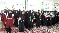 زنگ انقلاب با حضور اعضای کانون دانش آموزی هلال احمر شهرستان اشکذر نواخته شد