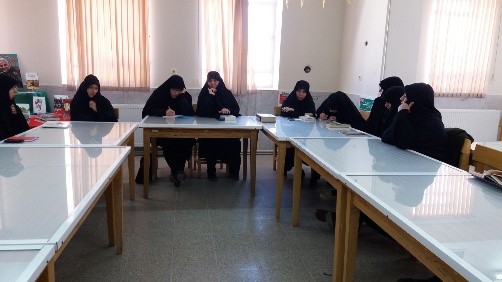 نشست کتابخوان تخصصی «انقلاب و شهدای مدافع حرم» در شهرستان اشکذر برگزار شد