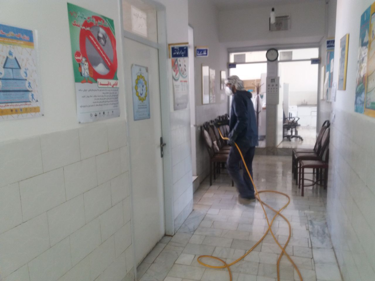 ضد عفونی معابر عمومی مناطق مختلف بخش خضرآباد انجام شد