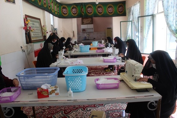 برپایی کارگاه تولید ماسک بهداشتی توسط بانوان خادمیار رضوی در رضوانشهر