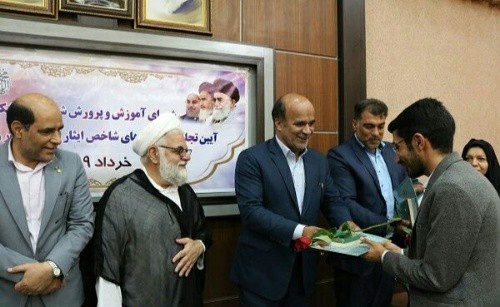تجلیل از معلمان شاخص شهرستان اشکذر در دوران کرونا ویروس