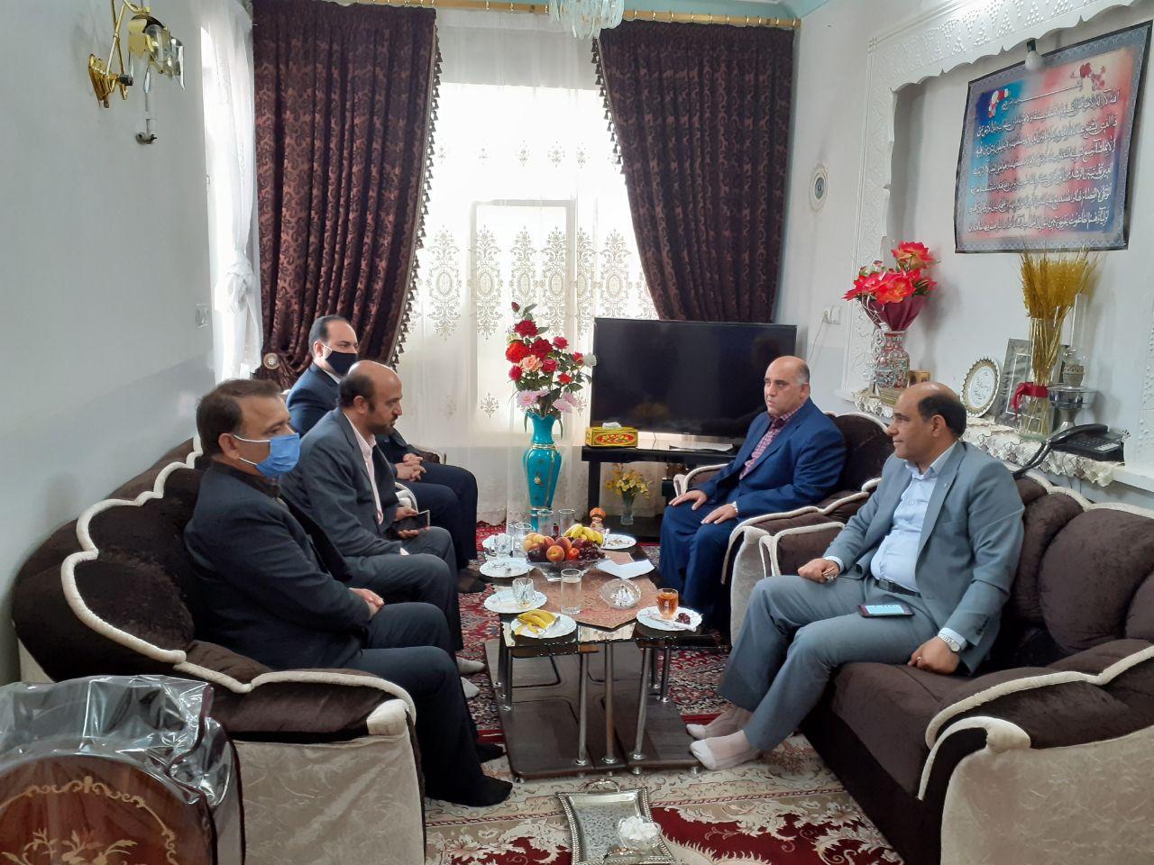 دیدار صمیمی مدیرکل آموزش و پرورش با فرهنگی بازنشسته، ایثارگر و جانباز دوران دفاع مقدس