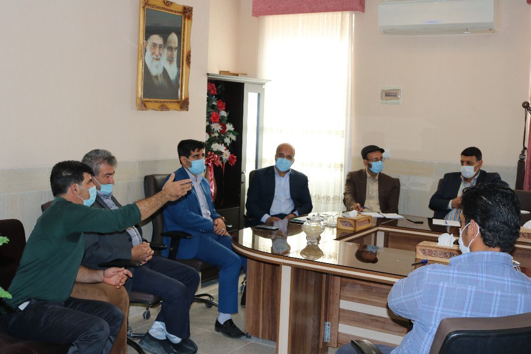 اعتراض جمعی از اهالی اسلام‌آباد به سیاست یک‌بام‌ودو هوای مسئولان استانی