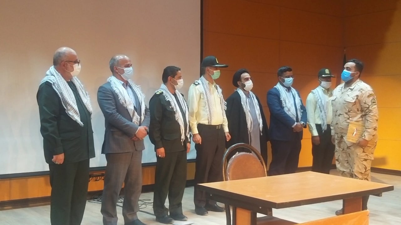 برگزاری روز سرباز و تجلیل از سربازان نمونه