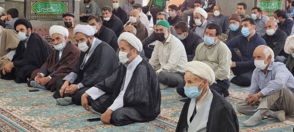 باید روحیه ایثار و فداکاری در جامعه بسط و توسعه یابد