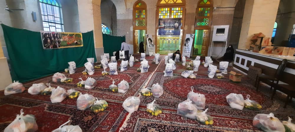 چهاردهمین مرحله توزیع بسته های معیشتی در بخش خضرآباد توزیع شد