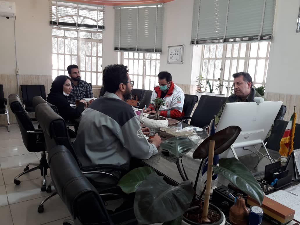 همراهی همه جانبه مجتمع صنعتی نیرو کلر با اهداف و فعالیت‌های هلال احمر شهرستان اشکذر