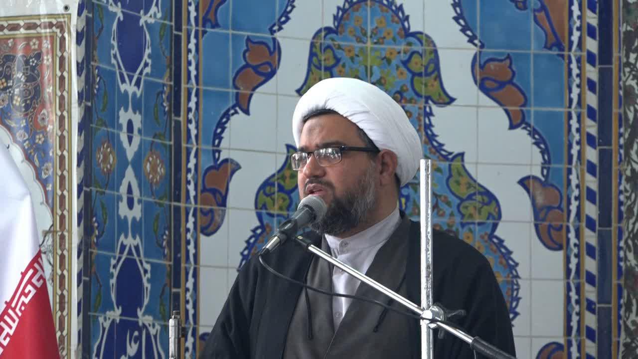 آئین عبادی سیاسی و وحدت بخش نماز جمعه رستاق در روستای عزآباد برگزار شد